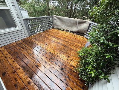 after-pressure-washing-wooden-balcony