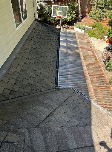 clean-gutter-after-nw-shine-service